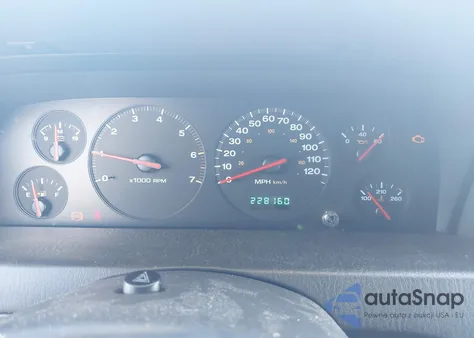 2001 Jeep Grand Cherokee Laredo z USA, uszkodzony, nr VIN 1J4GX48S91C729146